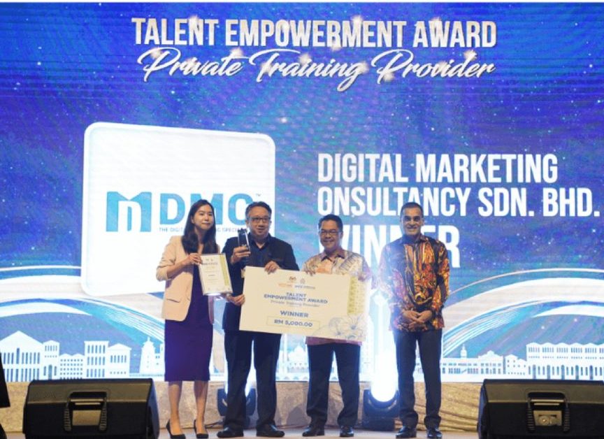 DMC receiving the PERKESO MyFutureJobs Talent Empowerment Award (Private Training Provider) in 2023